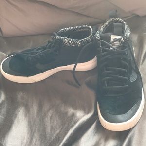 Women’s Vans Ultrarange - sz. 8.5